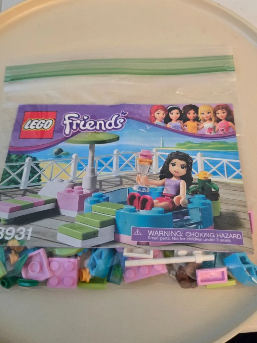 Lego Friends Sets (4) 3930, 3931, 3937, 41028 with manuals & minifigs - Picture 4 of 9